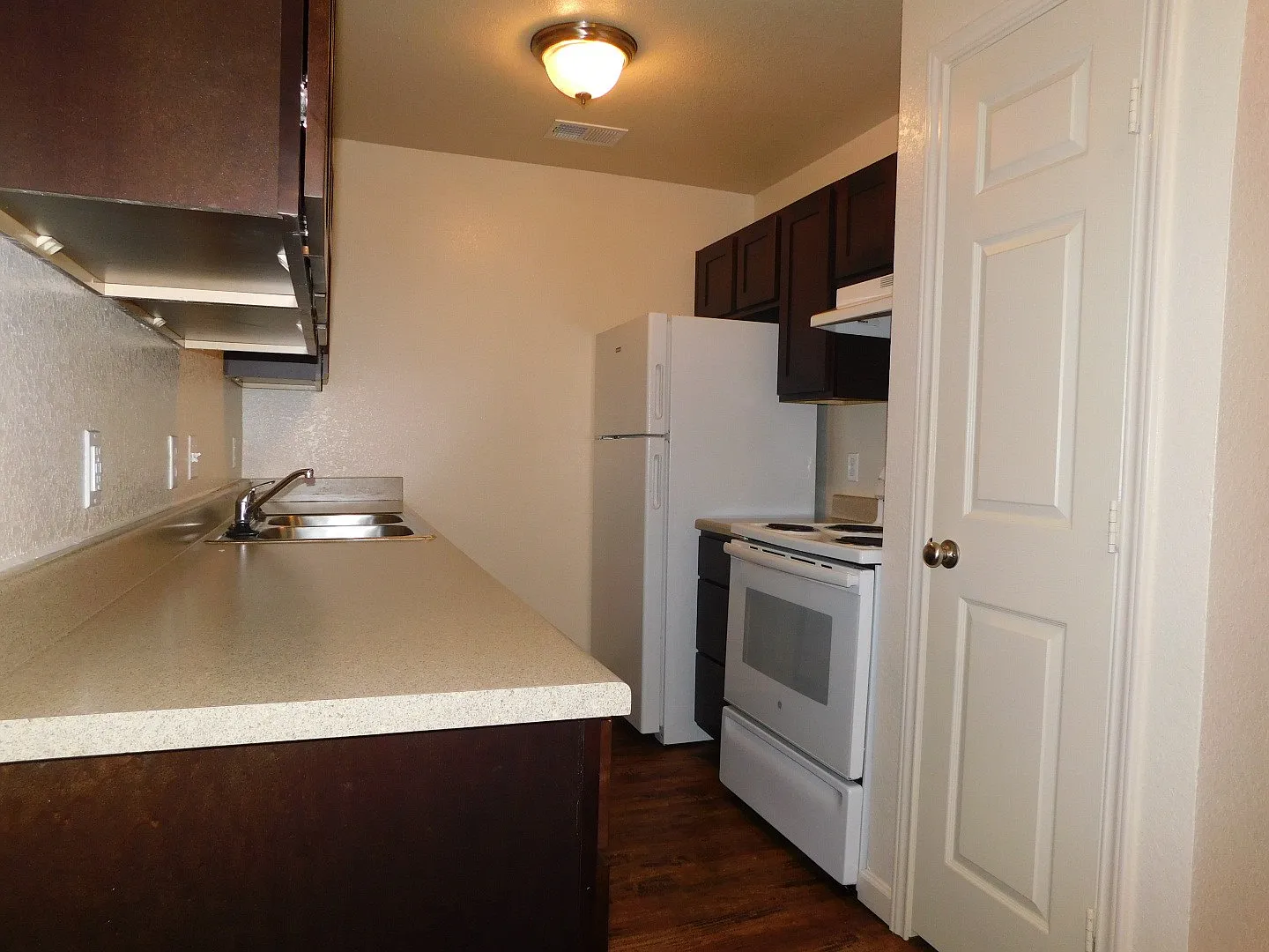 2 bed, 965 sqft, $1,050 — Photo 3