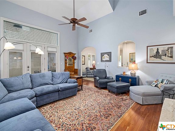 4th image of 2249 Garden Ct