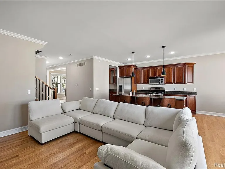1109 Bennaville Ave — Photo 10