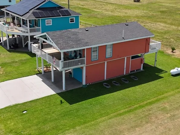 3343 Pirates Cv, Crystal Beach, TX 77650