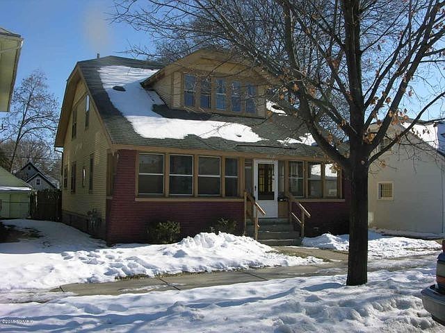 1st image of 1014 Fremont Ave NW
