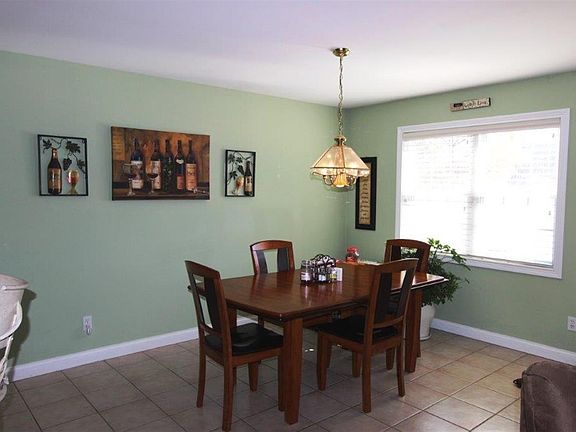 4th image of 209 Westbriar Dr