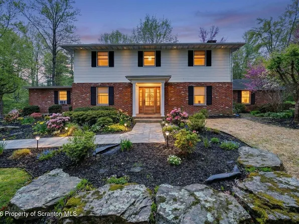 39 Fig Ave, Clarks Summit, PA 18411