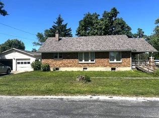 200 W South St, Perry, IL 62362