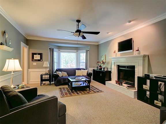 3rd image of 2911 Preakness Dr NW