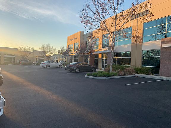 5th image of 47693 Lakeview Blvd