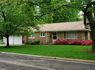 1222 Lynhurst Cir SW, North Canton, OH