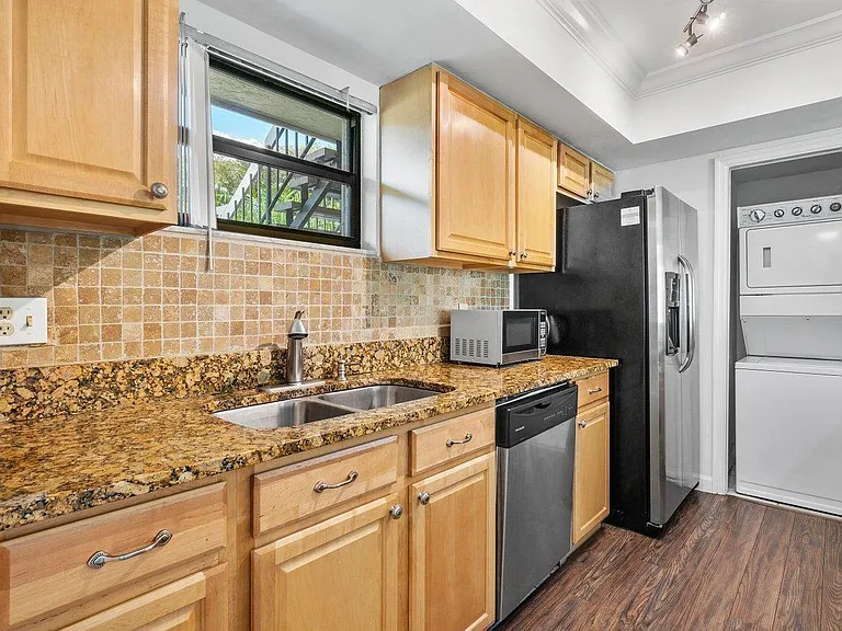 11863 Wimbledon Cir #433 — Photo 29