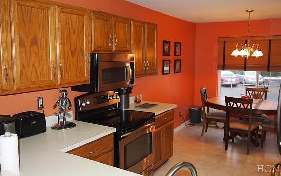3rd image of 1405 Scarborough Dr