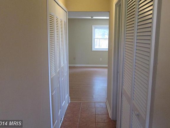 3rd image of 755 Sugarland Run Dr