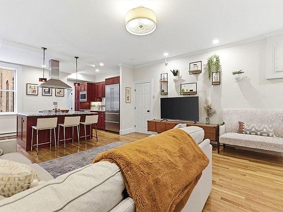 4th image of 34 Station St APT 3