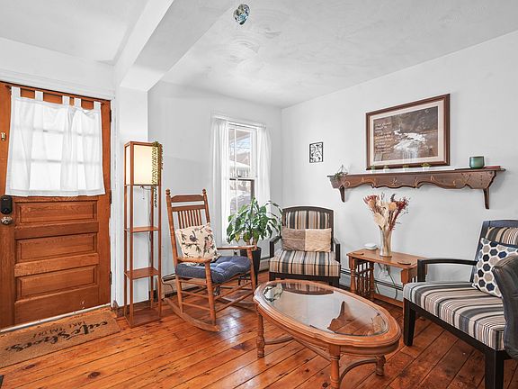 3rd image of 78 Mary St