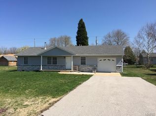 613 Vine St, Cuba, MO 65453