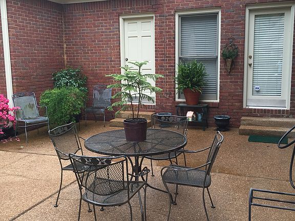 2nd image of 2723 Sweet Oaks Cir