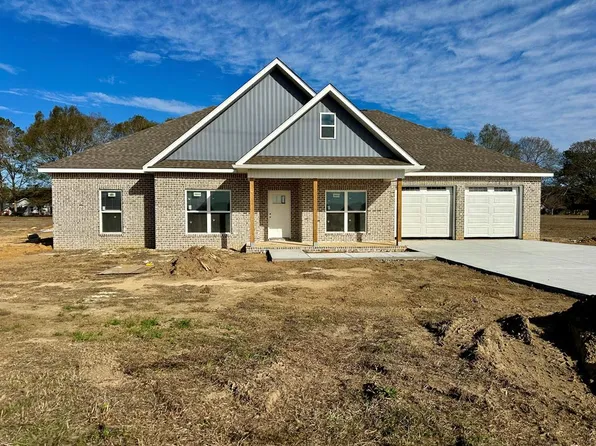 205 Heritage Way, Headland, AL 36345