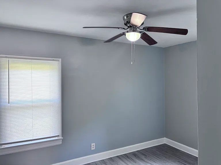 607 Martha Pl — Photo 7