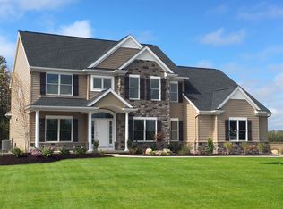 22 Hidden Meadow Crossing, Lancaster, NY 14086