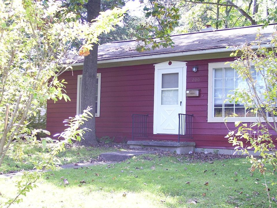 2nd image of 200 S Bryan Ave