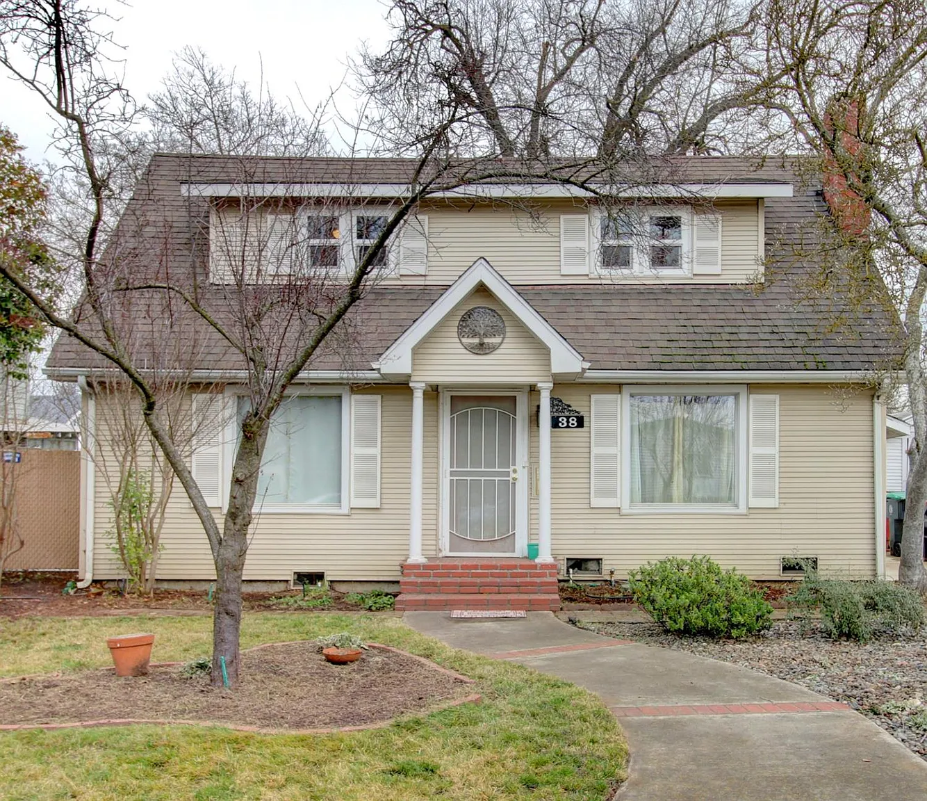 38 Quince St photo 1