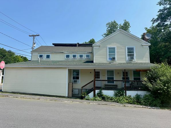 52 Gates Ave #4