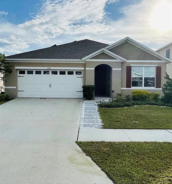 1055 Griffon Ave
