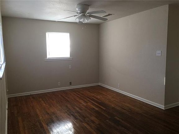 2nd image of 927 W Morton St