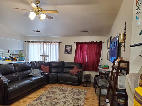 2nd image of 3434 W Packwood Ave