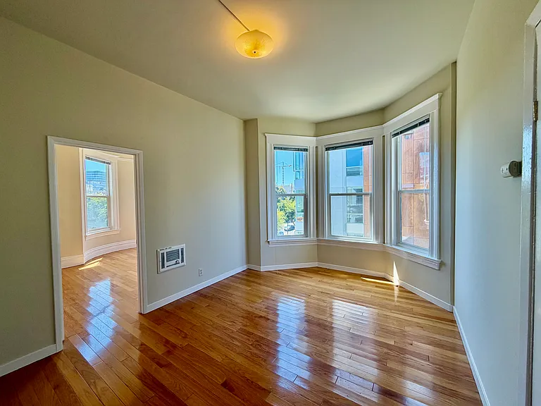 331 Octavia St #19 — Photo 2