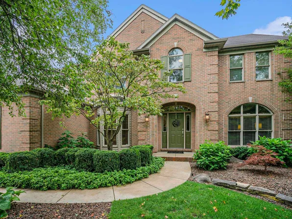 14276 Parkridge Dr, Granger, IN 46530