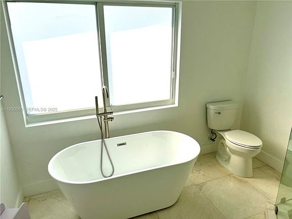 2nd image of 2536 Flamingo Ln #2536