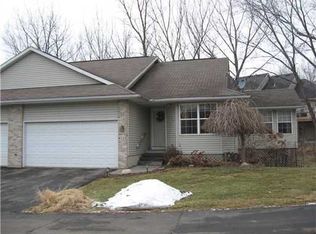 4002 Treeline Ct NE, Cedar Rapids, IA 52411