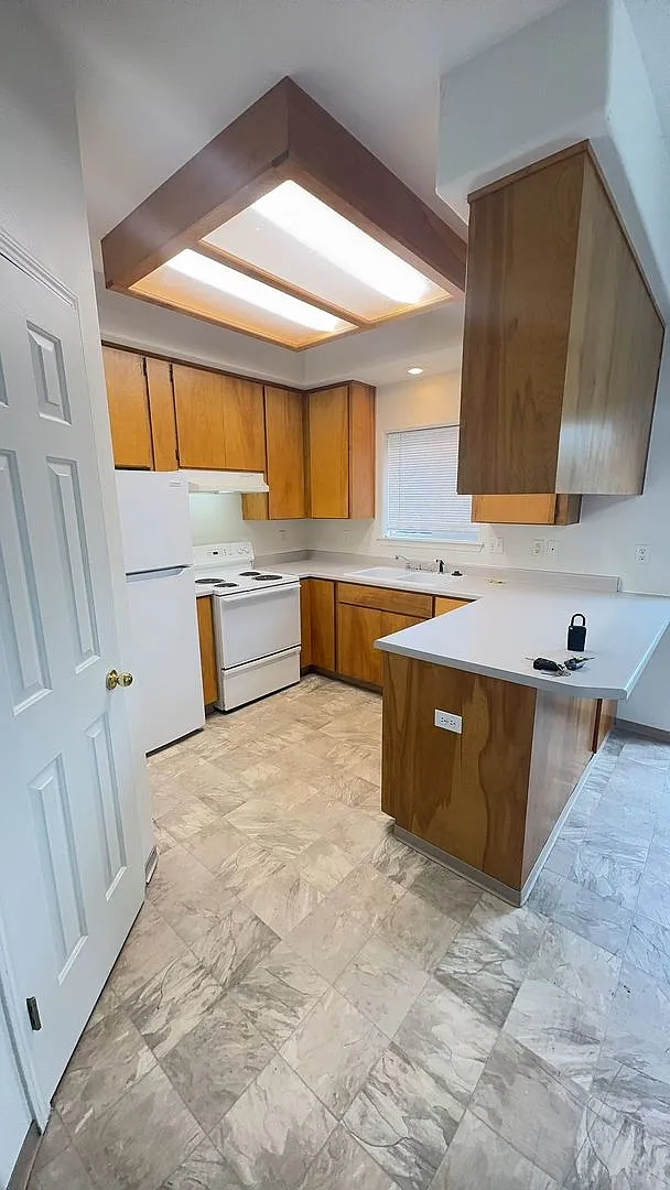 2 Bed 1.5 Bath Apartment — Photo 3