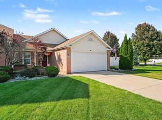 452 Edgewater Dr, Hobart, IN 46342