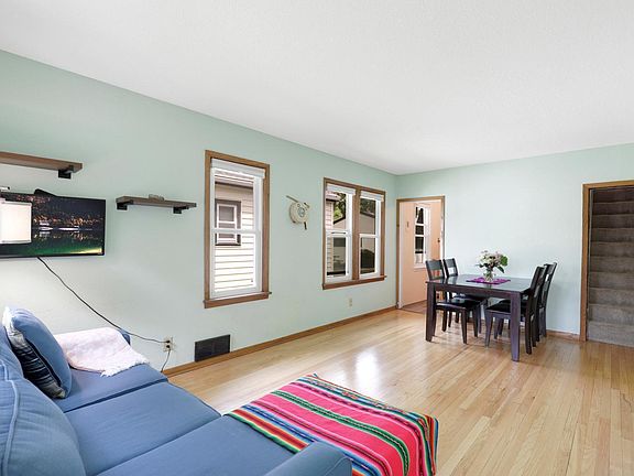 5th image of 1274 Marion St