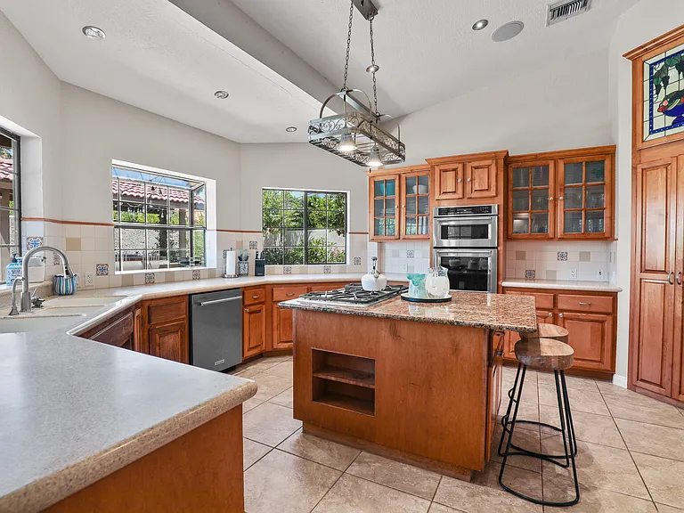 78770 Martinique Dr — Photo 3