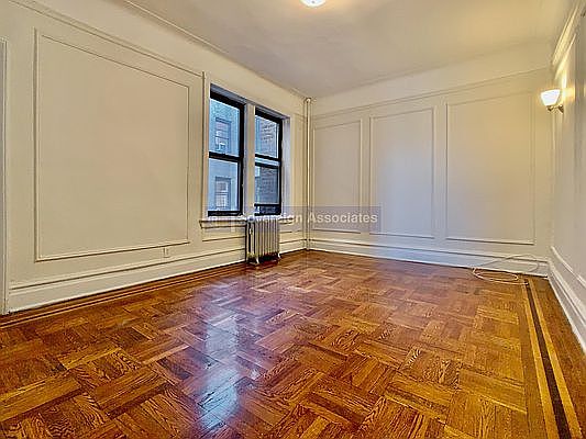 5th image of 540 Fort Washington Ave APT 4A