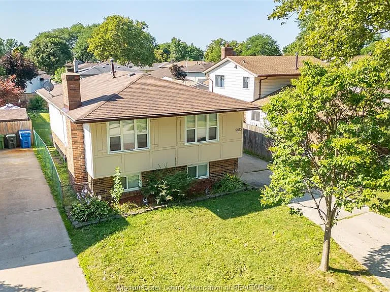 9633 Avery Ln #UPPER — Photo 2