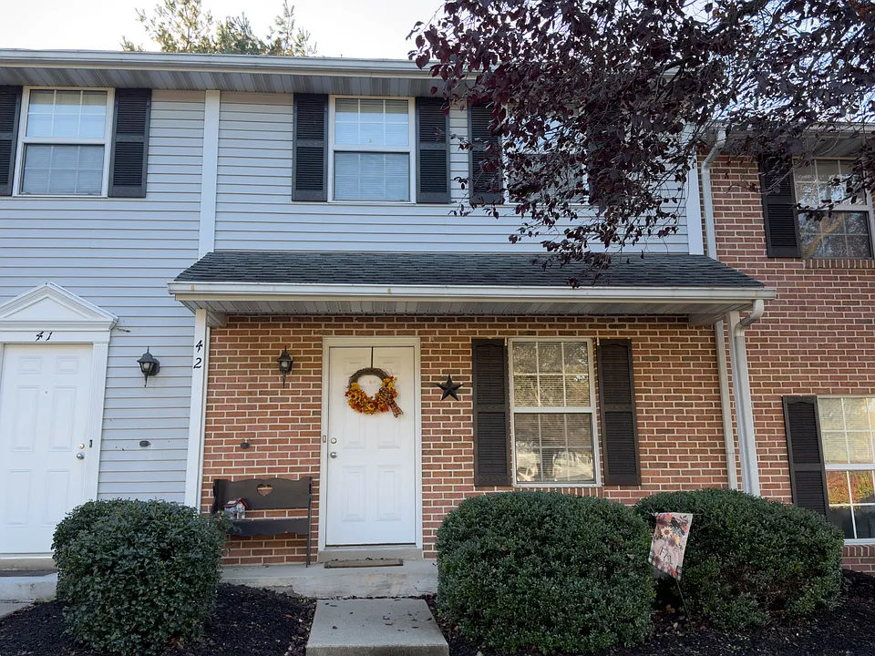 42 Ramsgate Ln