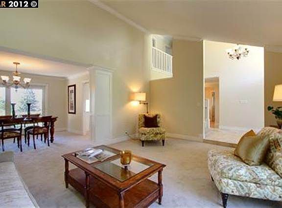 4th image of 160 Sandringham Dr S