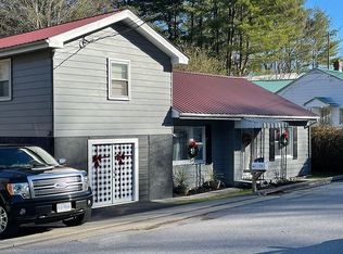 318 Circle Dr, Bluefield, VA 24605