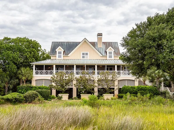 377 Lofton Ct, Mc Clellanville, SC 29458