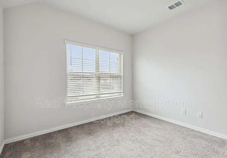 1833 Meadow Trail Ln — Photo 27