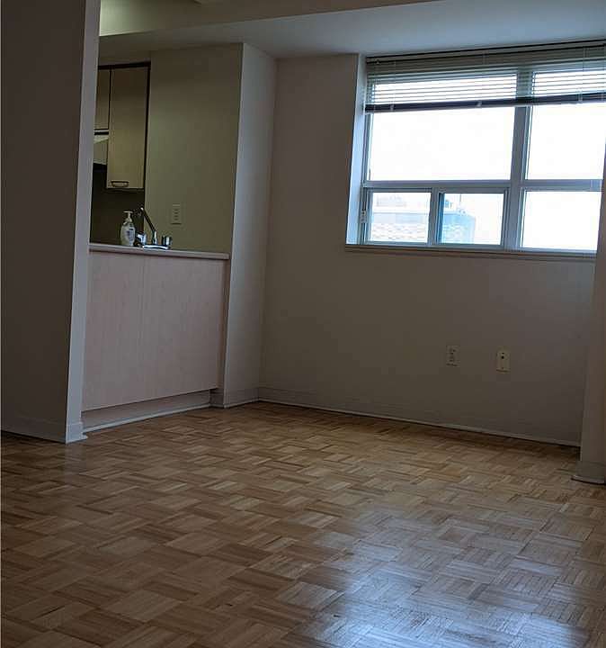2nd image of 8 Oxford St #508