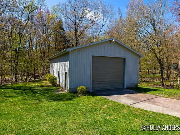 4th image of 16754 Lunker Ln