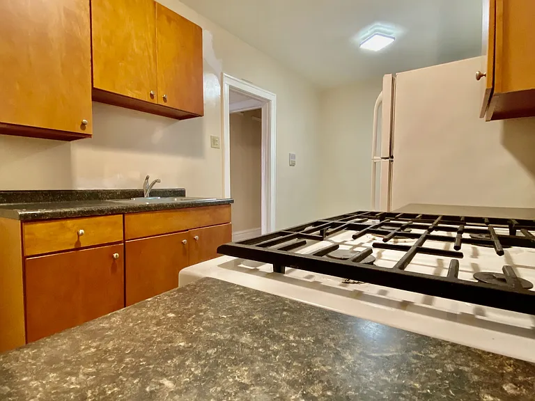 7239 S Phillips Ave — Photo 4