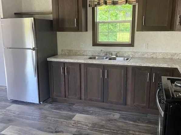 551 Lauschtown Rd Trailer 7, Denver, PA 17517