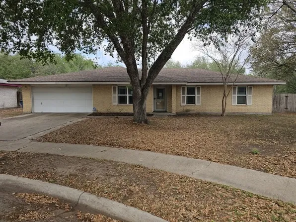 1413 Las Palmas Cir, Beeville, TX 78102
