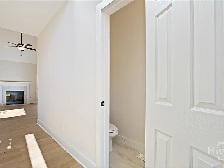 360 Ansley Dr — Photo 5