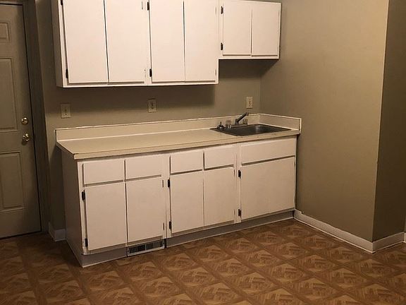 5th image of 523 E Starr Ave