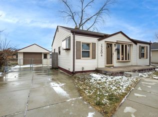 17204 Park Ln, Fraser, MI 48026